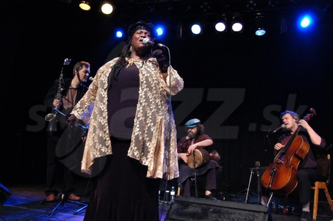 DENIS COLIN TRIO + GWEN MATTHEWS