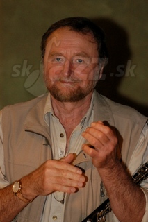 ...AJ PETER CITRÓN MÓRIC