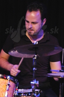 LUKAS KNÖFLER