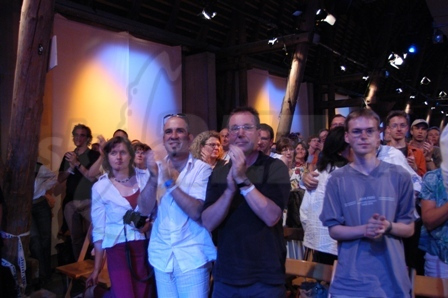  ROZVÁŠNENÉ PUBLIKUM