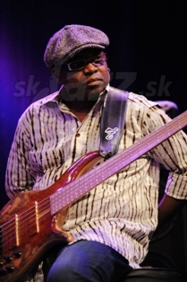  ETIENNE