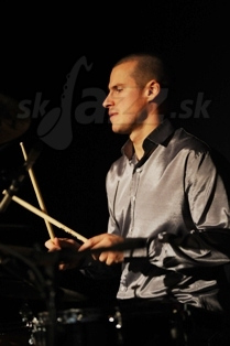  MARTIN VALIHORA