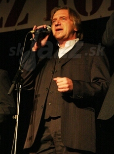  EDWARD TOMAS