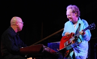  JOHN + LEE