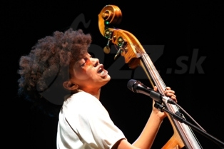  ESPERANZA SPALDING 