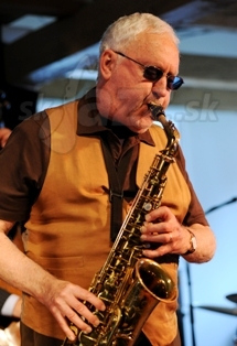 LEE KONITZ