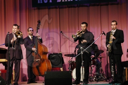 TRADITIONAL JAZZ BAND 
