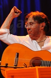AL