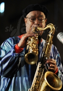  ARI BROWN