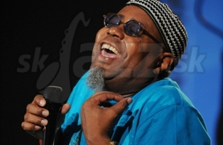  DWIGHT TRIBLE