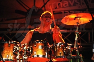 MARTIN VALIHORA