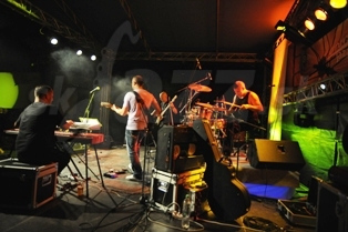  MARTIN VALIHORA GROUP
