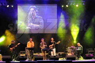  JONATHAN CROSSLEY BAND