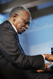 HANK JONES