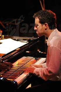  AARON GOLDBERG