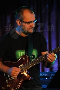  ARTUR LESICKI