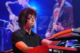  ZOLTAN CSERNAK