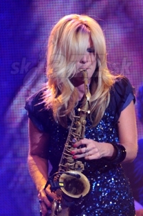  CANDY DULFER