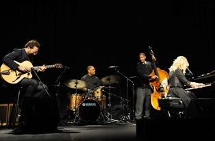 DIANA KRALL + BAND