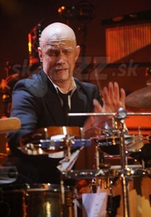 ROLAND PEIL
