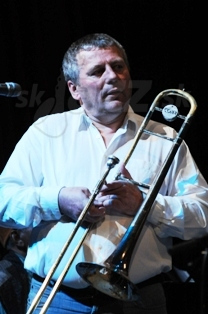  PAUL ZAUNER