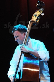  ROBERT