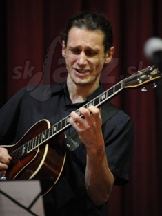 PETER VAVRO