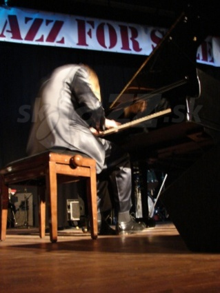  LESZEK