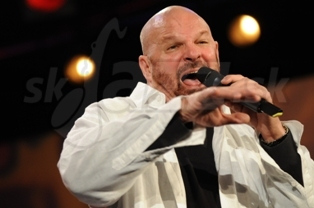  DANA