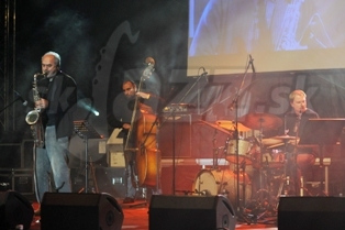 NICOLAS SIMION BAND