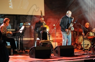 NICOLAS SIMION BAND