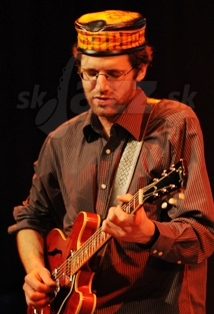 DAVID DORŮŽKA 