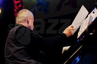 LÁSZLÓ