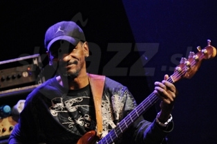 VICTOR BAILEY