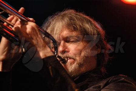 TOM HARRELL