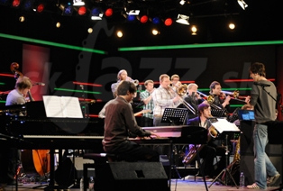  BEATS AND PIECES BIG BAND