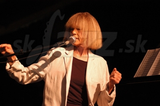 CARLA BLEY