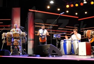  DRUMS UNITED