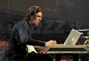  CHRISTIAN FENNESZ