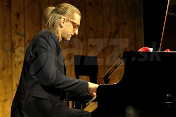  LESZEK MOZDZER 