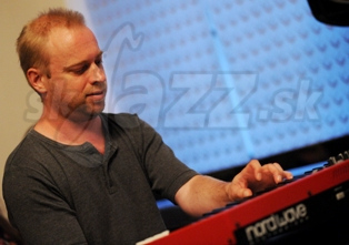  ZSOLT KALTENECKER  