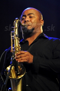  CARLOS MANUEL HERNÁNDEZ MIYARES  