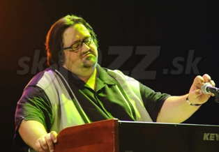 JOEY DeFRANCESCO