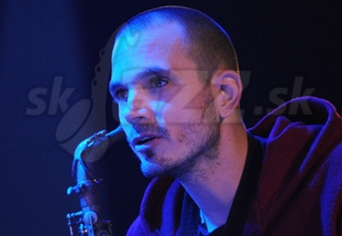  VIKTOR TÓTH  