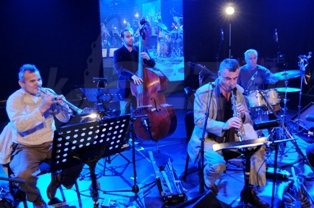  VIKTOR TÓTH ENSEMBLE  