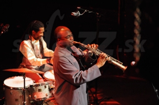  LEONARD + JAMES  