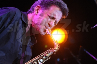  ERIC MARIENTHAL  