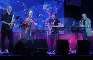  SAXOFOUR  