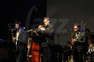  JAZZ PLAYS EUROPE LABORATORY  