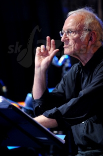  DIETER GLAWISCHNIG  